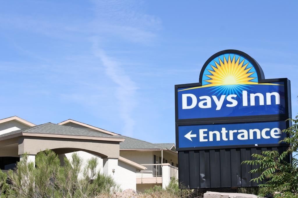 Days Inn By Wyndham Globe Exterior photo